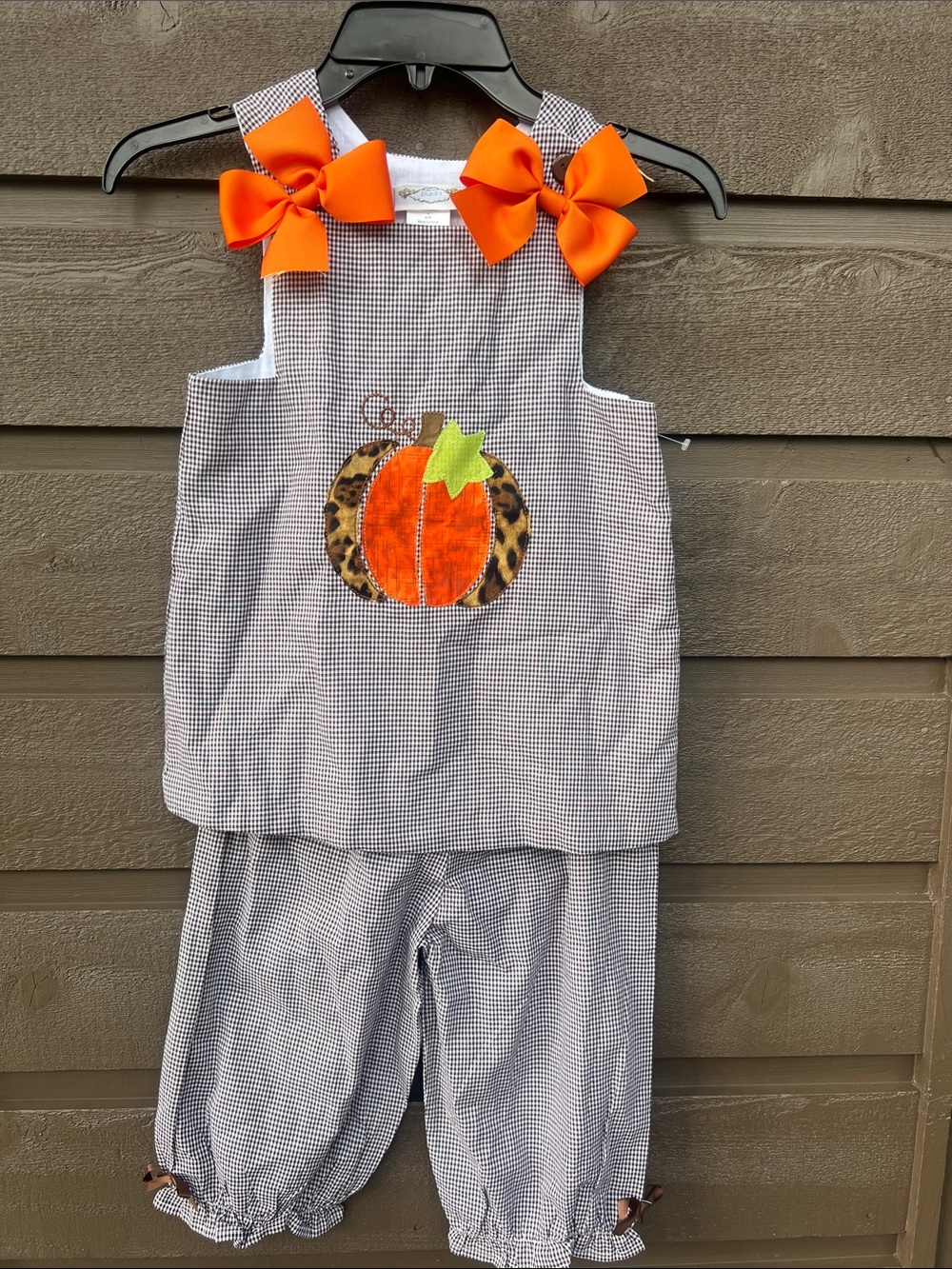 Girls boutique Orange Pumpkin Appliqué 2 piece  Outfit with Bows